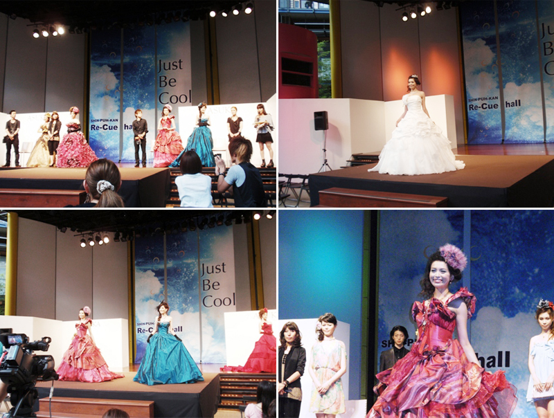piece hair(ピエスヘアー) hair rem(ヘアーレム) la bonita(ラ、ボニータ)。
京都屈指の3サロンが共同し、ASUKA STUDIOプロデュースの「ブライダルファッションショー」に参加。ヘア、メイクを担当する。
新風館のメインステージという大きなロケーションの中で、舞台に立ってのヘアアレンジ。春夏、秋冬、それぞれのシーズンから、ドレスチェンジにまで対応した、スタイルレクチャー。内容の非常に濃い、ステージを制作。今後も、活動を行っていく。